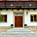 Zur Post By Rikas Hotel Bergen (Traunstein)
