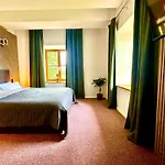 Zur Post By Rikas Hotel Bergen (Traunstein)