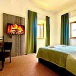 Zur Post By Rikas Hotel Bergen (Traunstein)