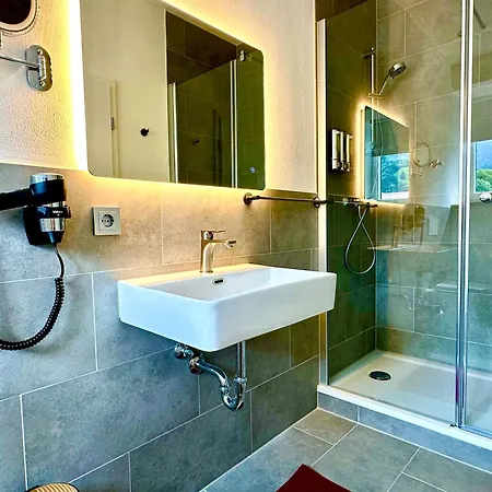 Zur Post By Rikas Hotel Bergen (Traunstein)